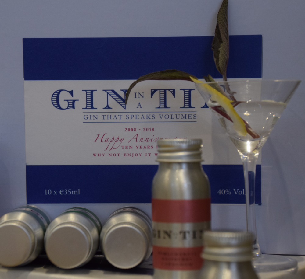happy wedding anniversary gin gift set